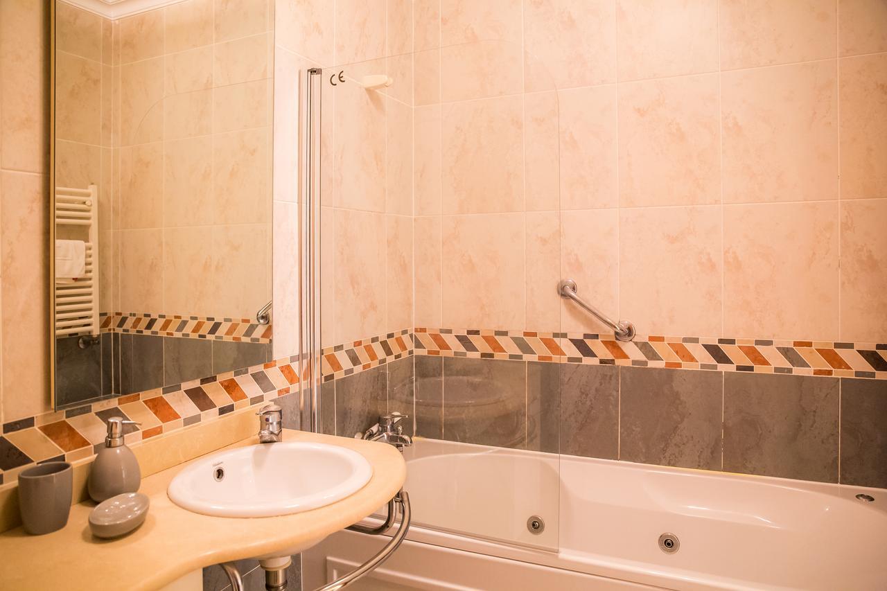 A07 - Seaview And Pool Luxury * Lagos