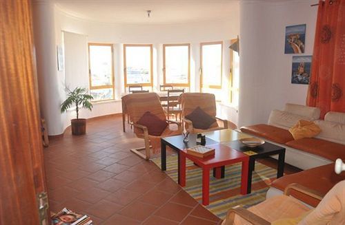 Pensión Pksc - Surfers House Peniche