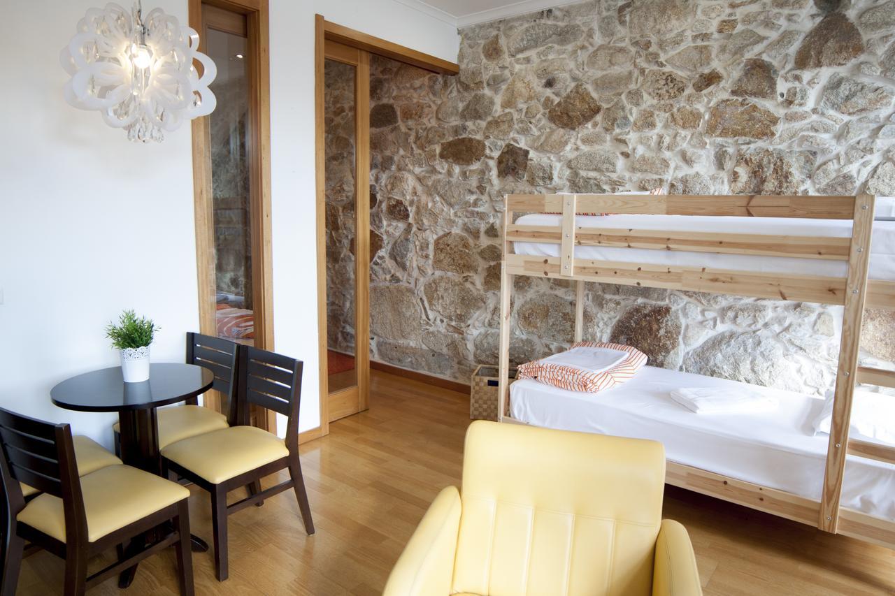 Happy & Hostal *