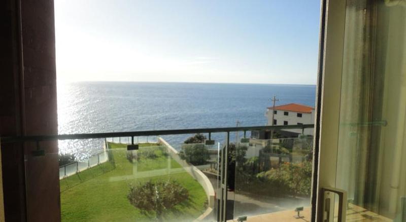 Sea View 4*