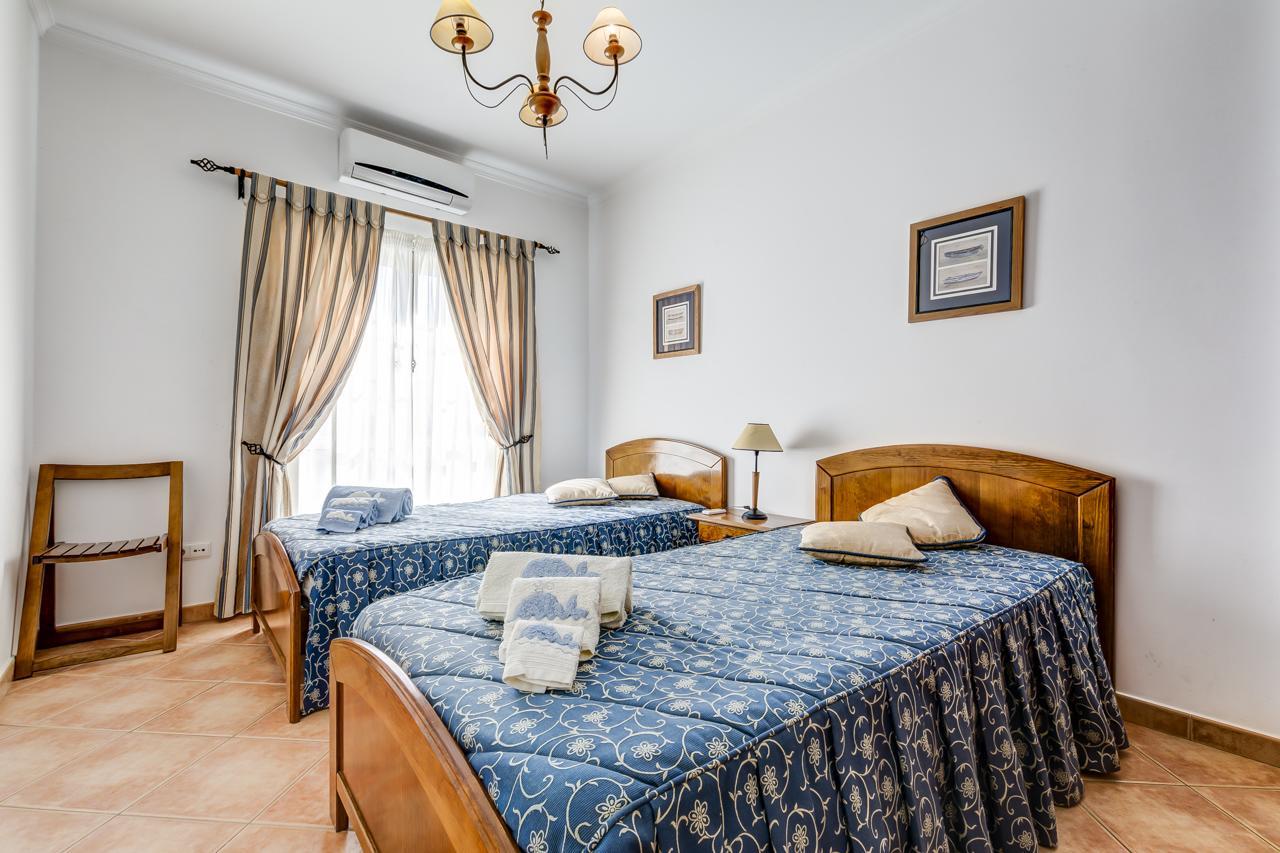 Bougainvilleas - Private Pool And Parking, Nearby Villa