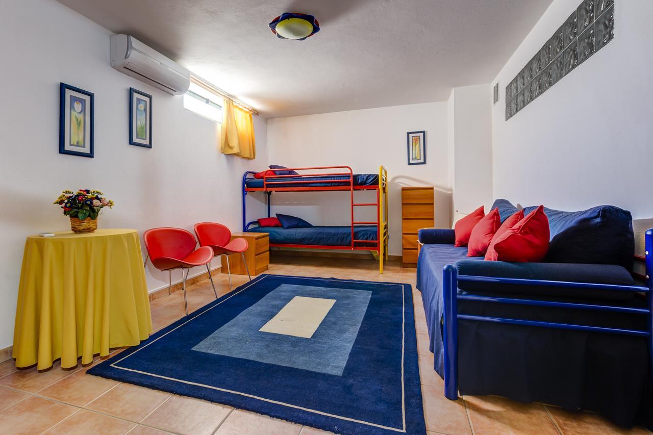 Bougainvilleas - Private Pool And Parking, Nearby Villa Altura