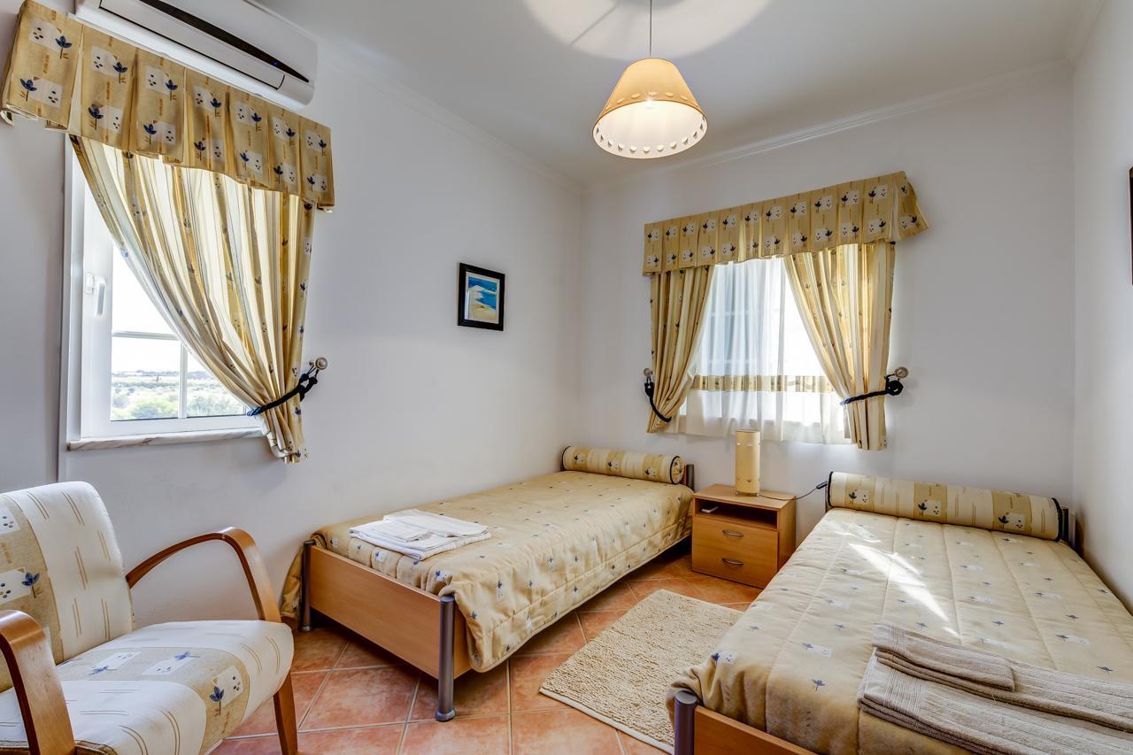 Villa Bougainvilleas - Private Pool And Parking, Nearby *