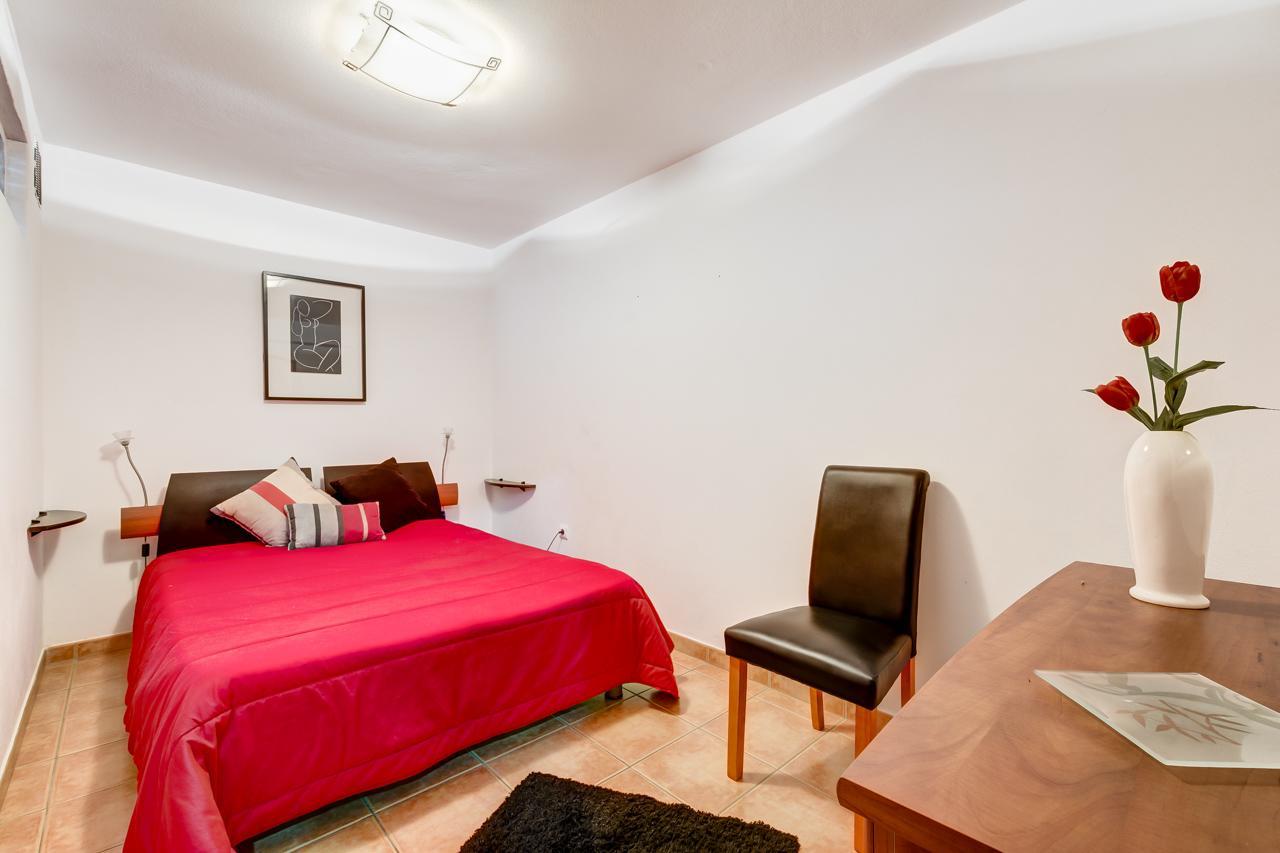 Villa Bougainvilleas - Private Pool And Parking, Nearby