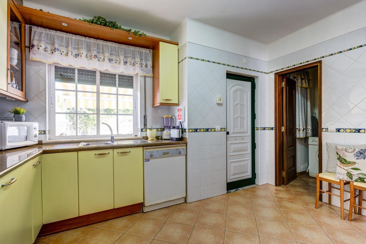 Bougainvilleas - Private Pool And Parking, Nearby *