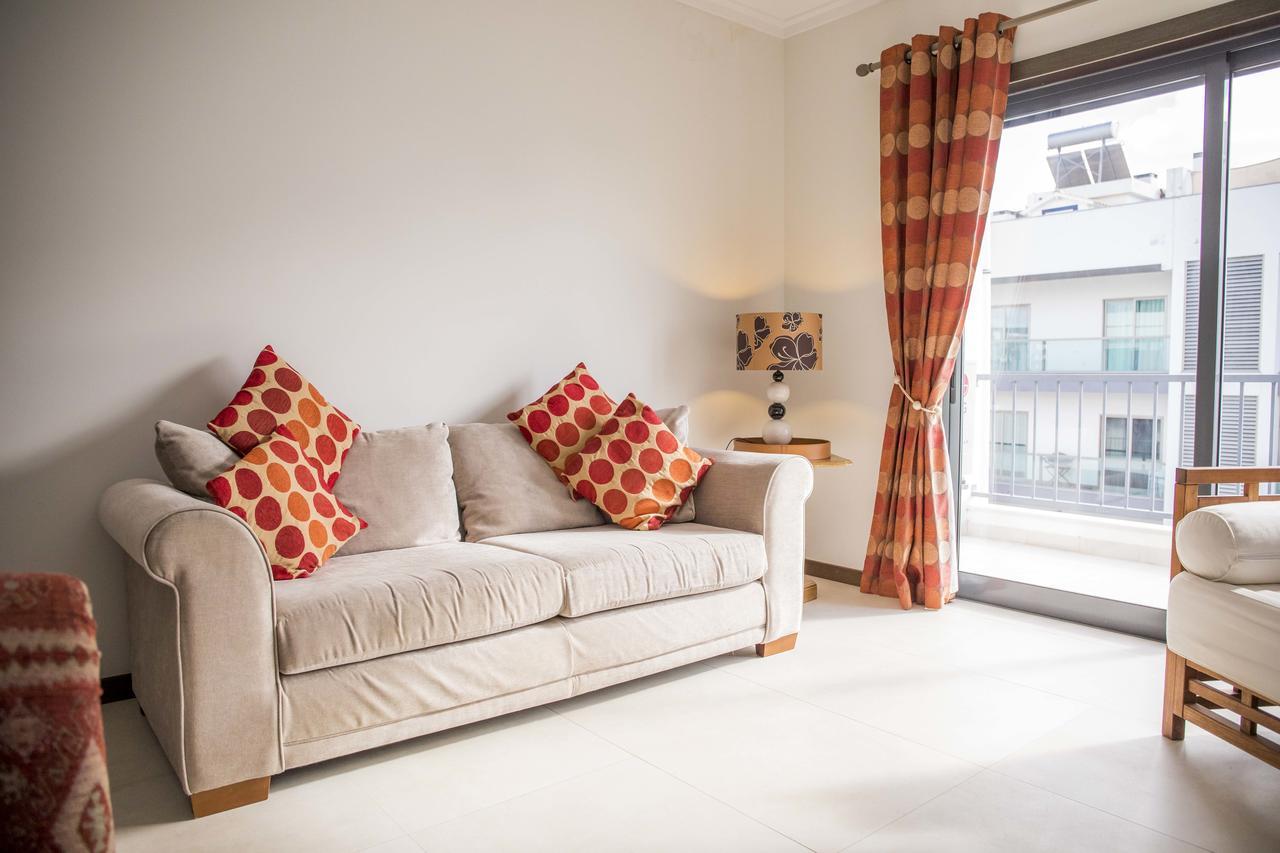 Appartement B04 - Luxury 2 Bed W Terrace Pool Lagos