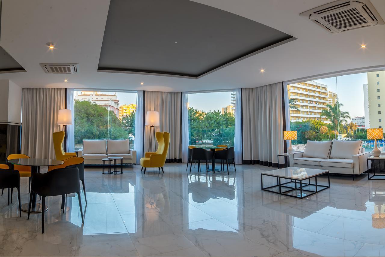 Flor Da Rocha Aparthotel