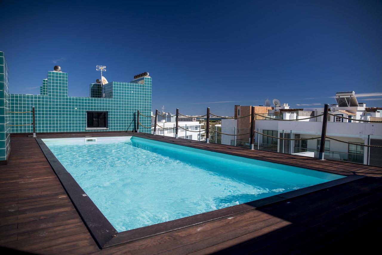 B04 - Luxury 2 Bed W Terrace Pool *