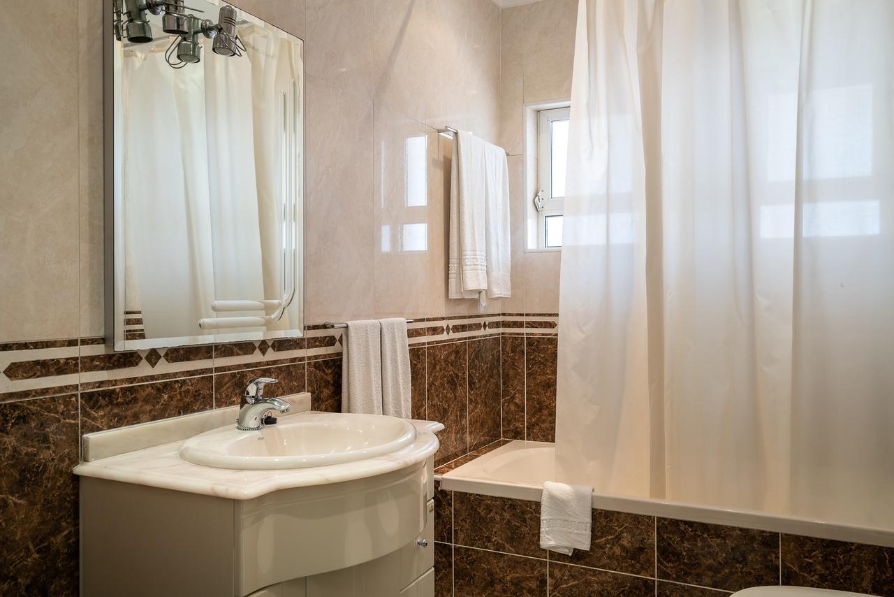V4 Miera Villa