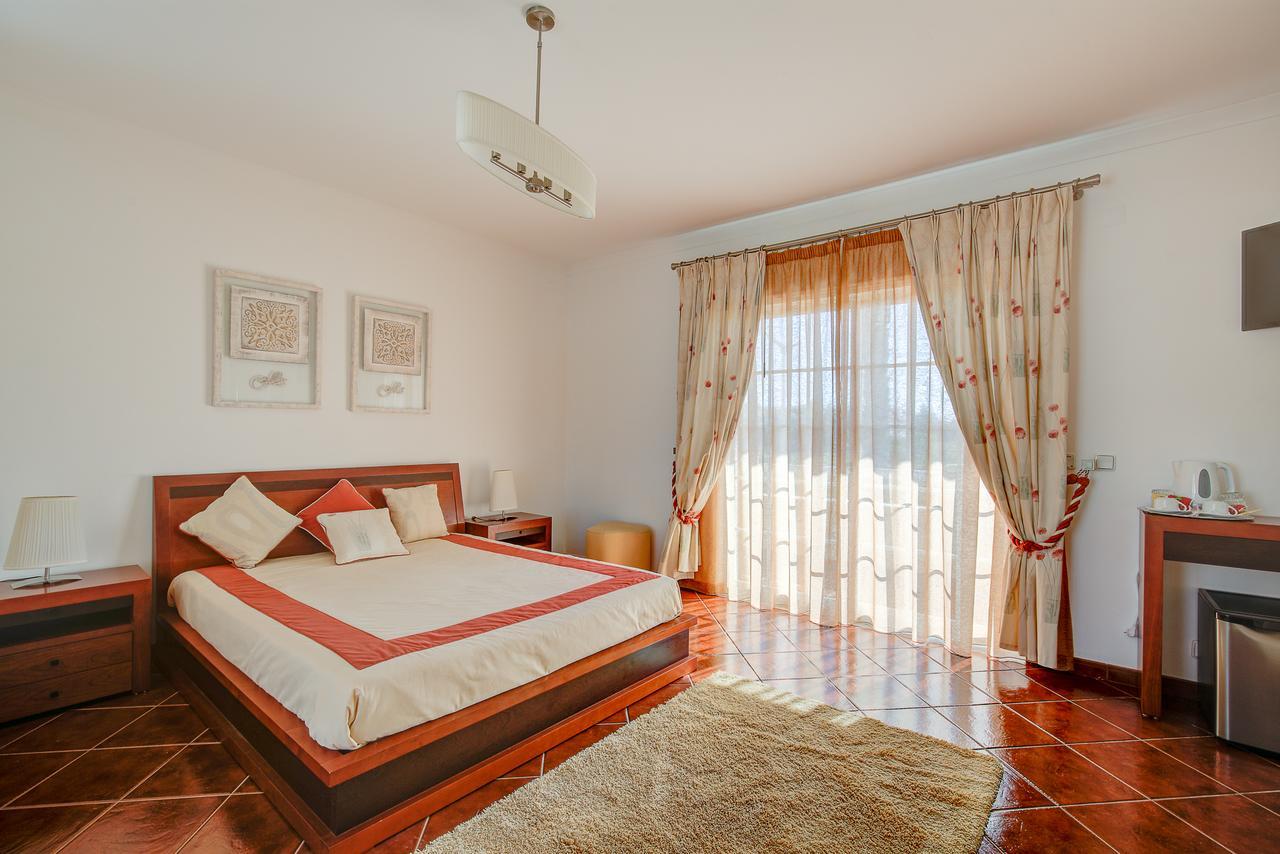 Prime - 5 Suites, Private Pool And Parking, Walk To
