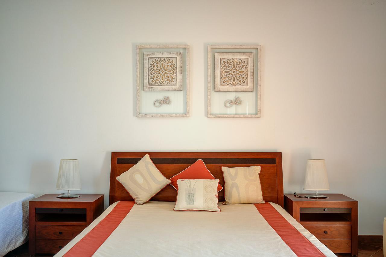 Prime - 5 Suites, Private Pool And Parking, Walk To Villa