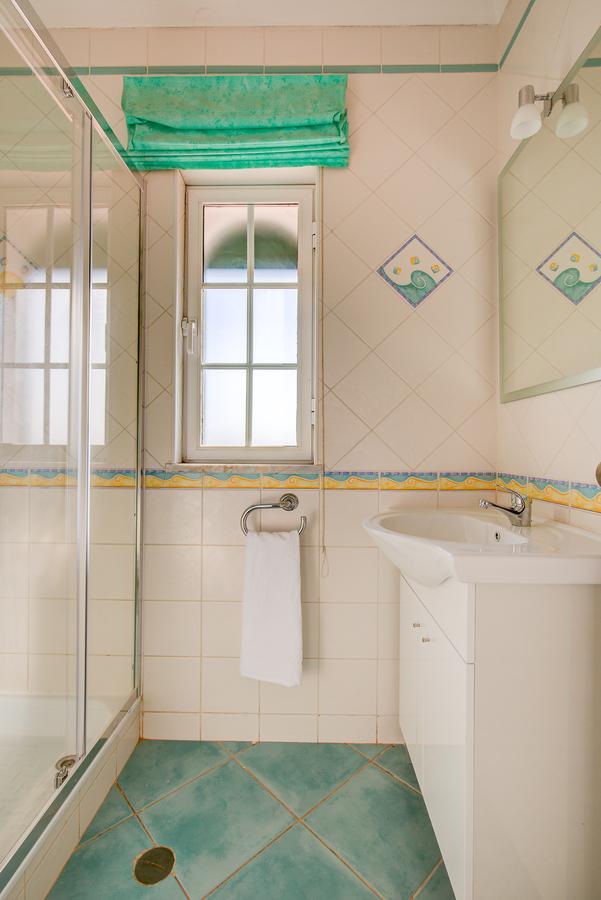 Prime - 5 Suites, Private Pool And Parking, Walk To