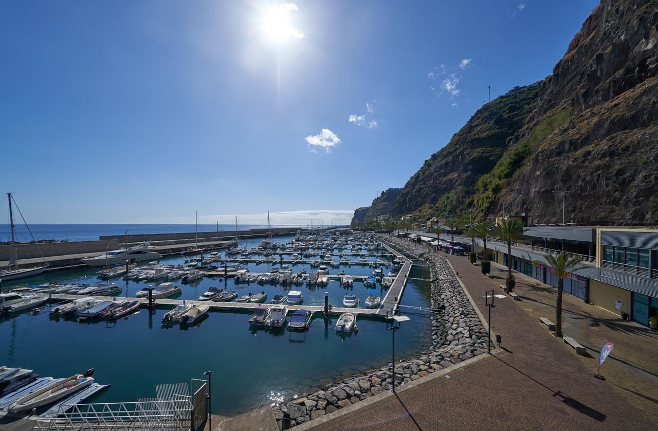 Marina *