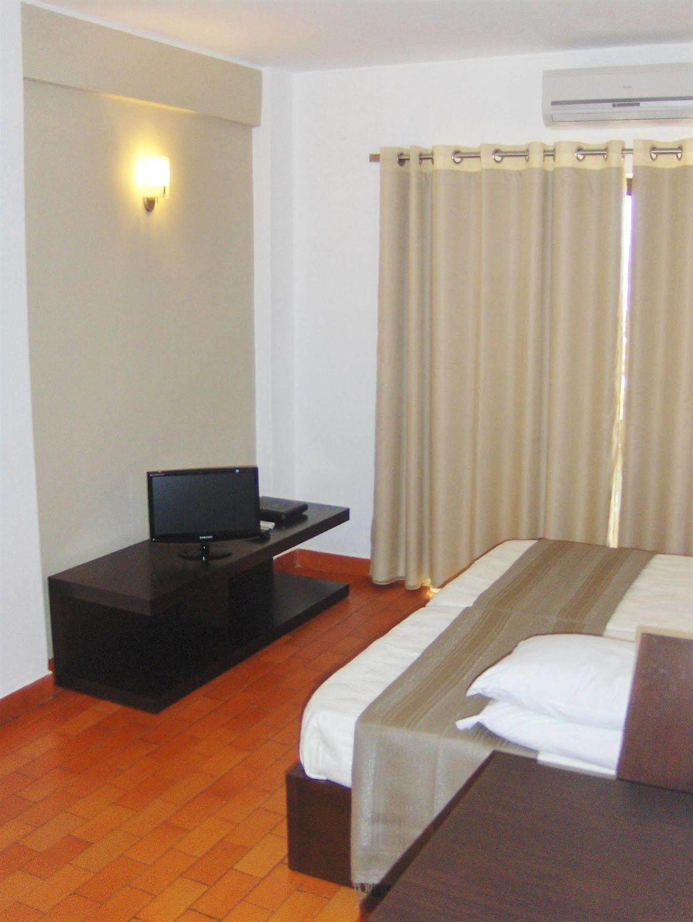Via Dona Ana Apartment