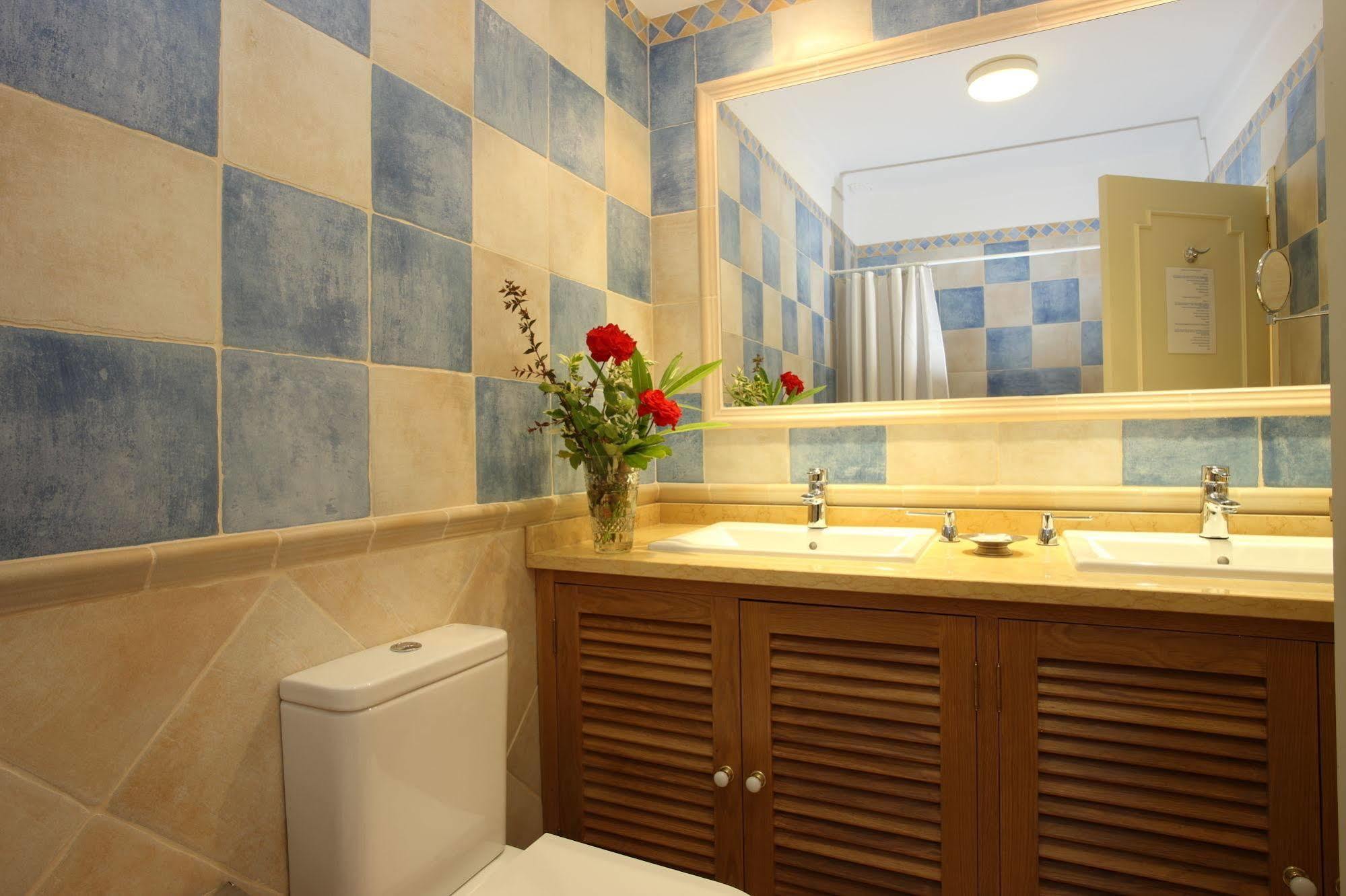 Aparthotel Bay 4*