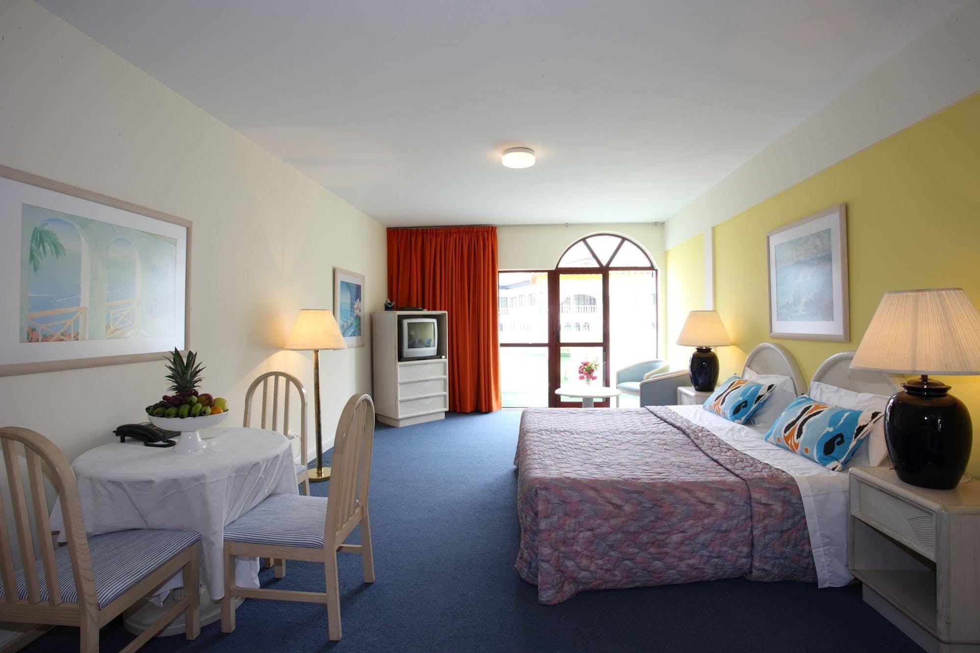 Aparthotel Bay 4*