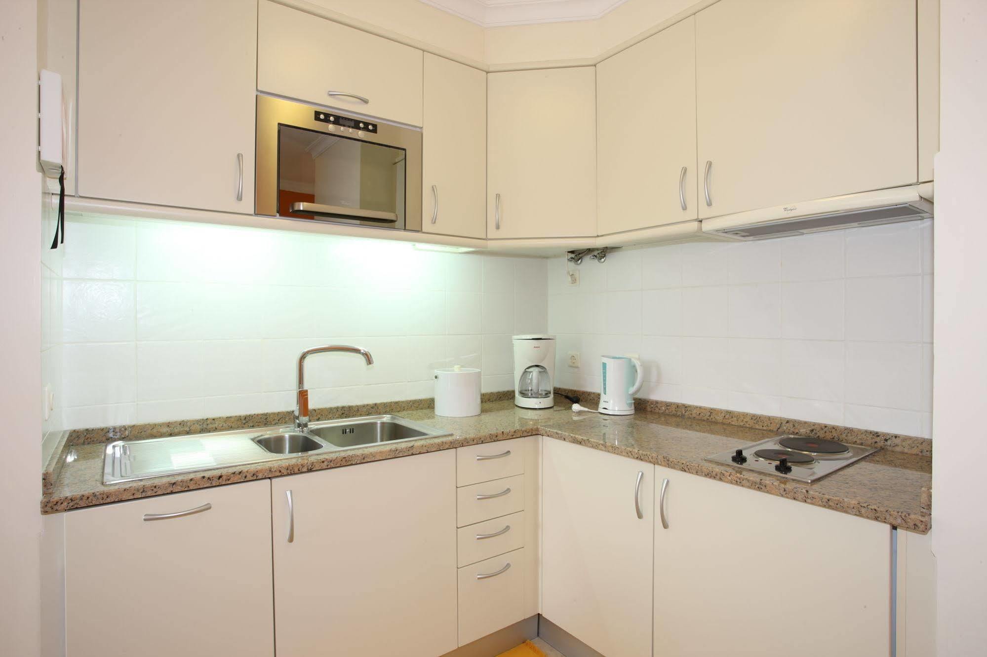 Bay Aparthotel 4*