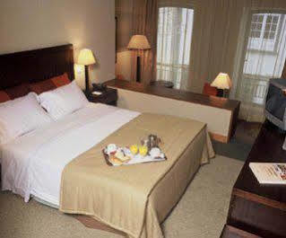 Hotel Neat Avenida 3*