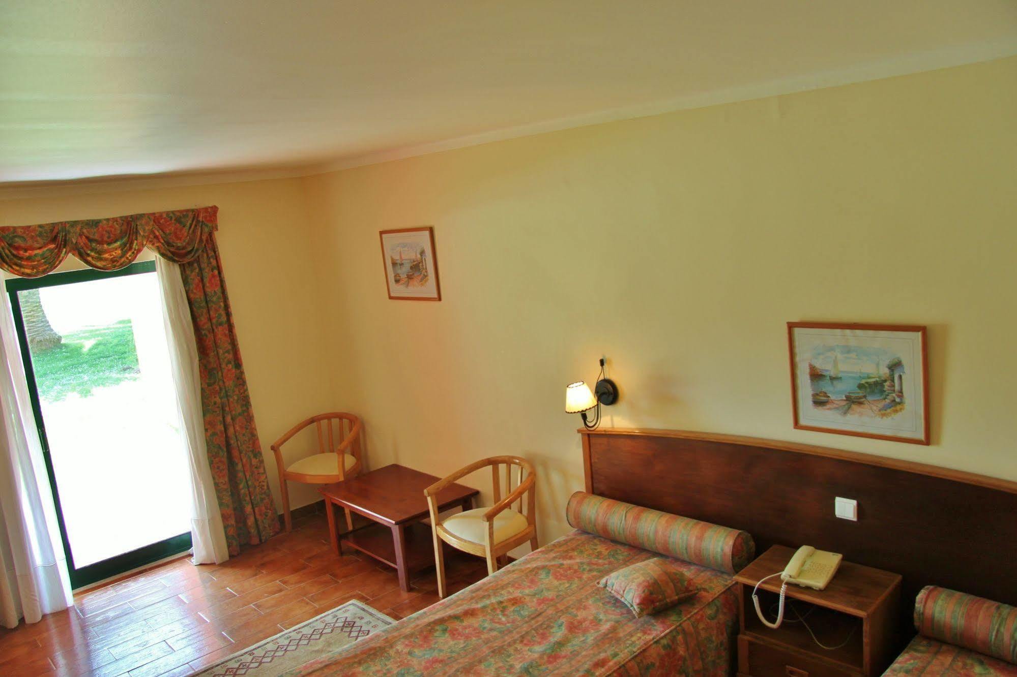 Hotel Mh Dona Rita Atouguia Da Baleia