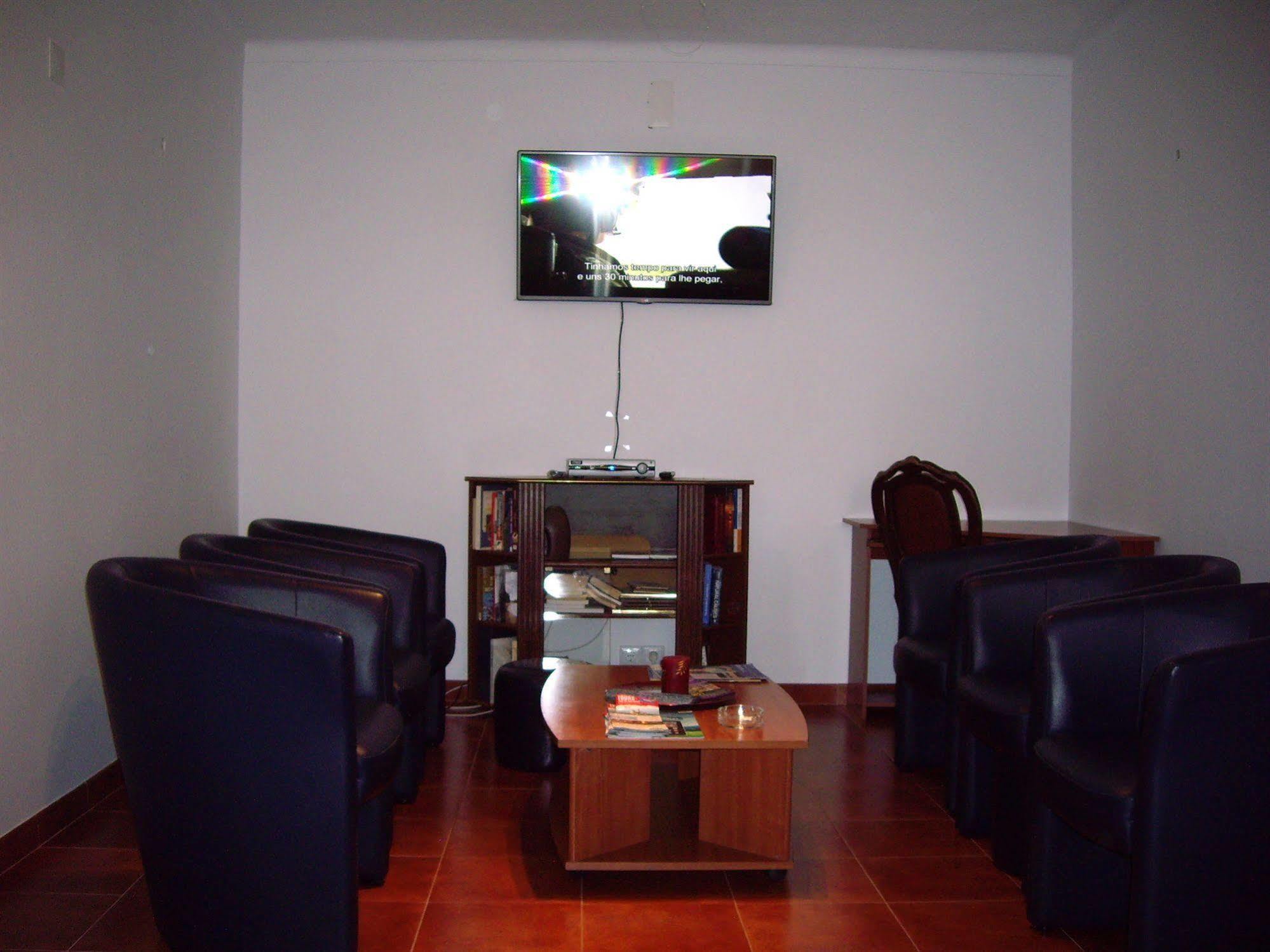 Residencial Camoes Bed & Breakfast