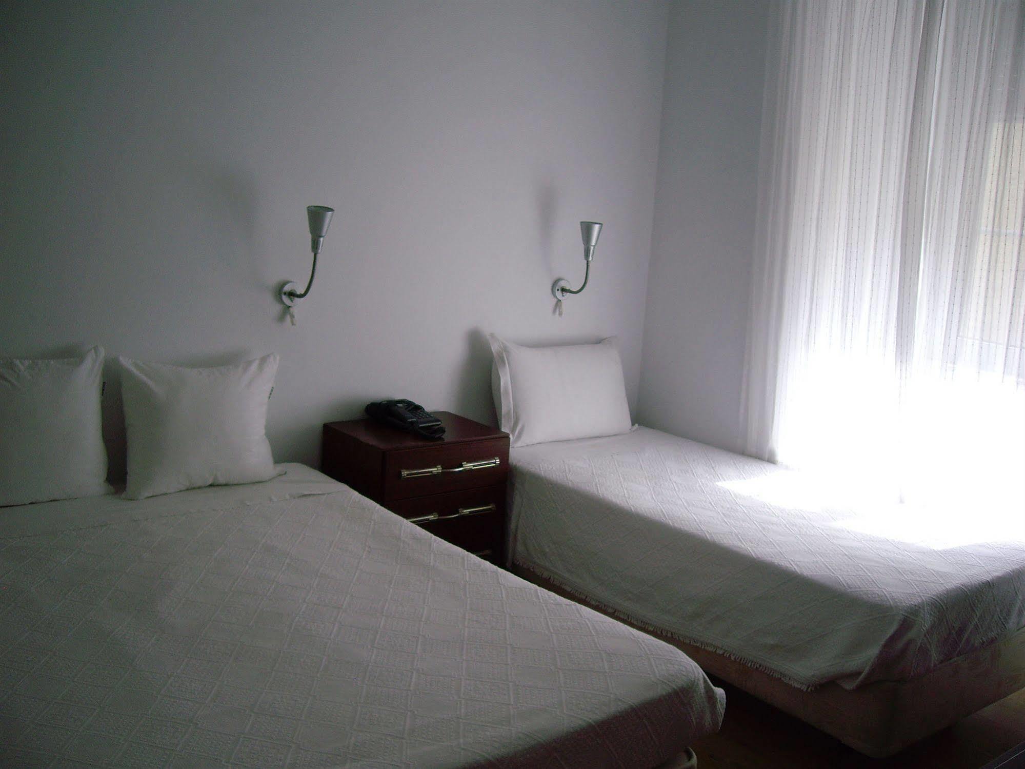 Residencial Camoes Bed & Breakfast Lisbon