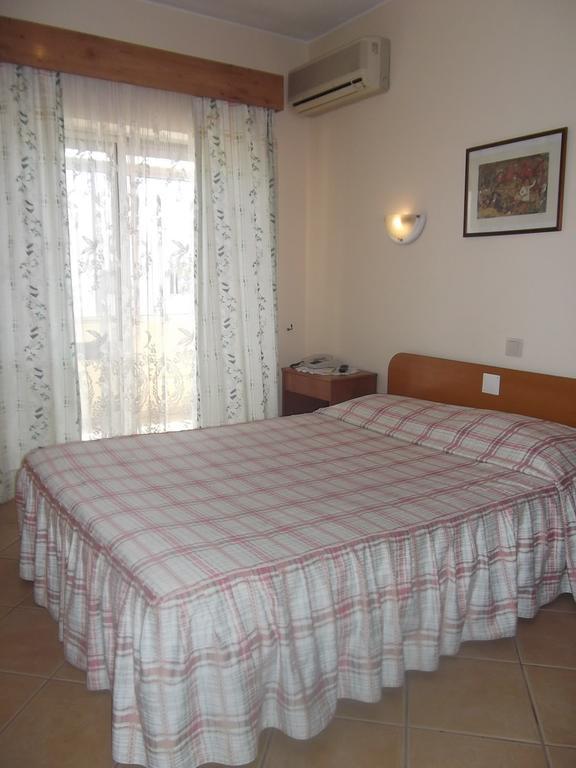 Residencial Nosso Paraiso Bed & Breakfast Quarteira