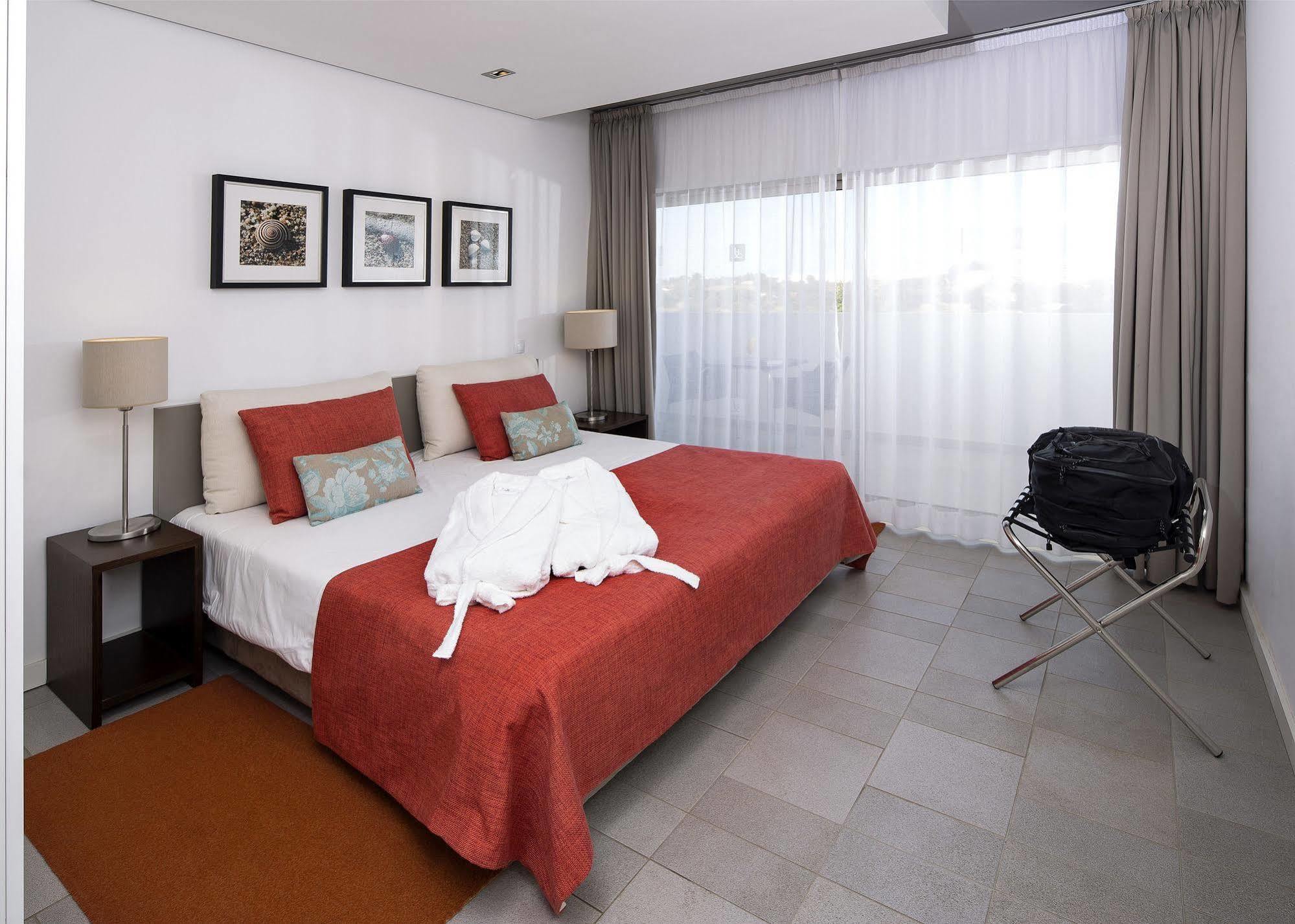 Pelican Aparthotel