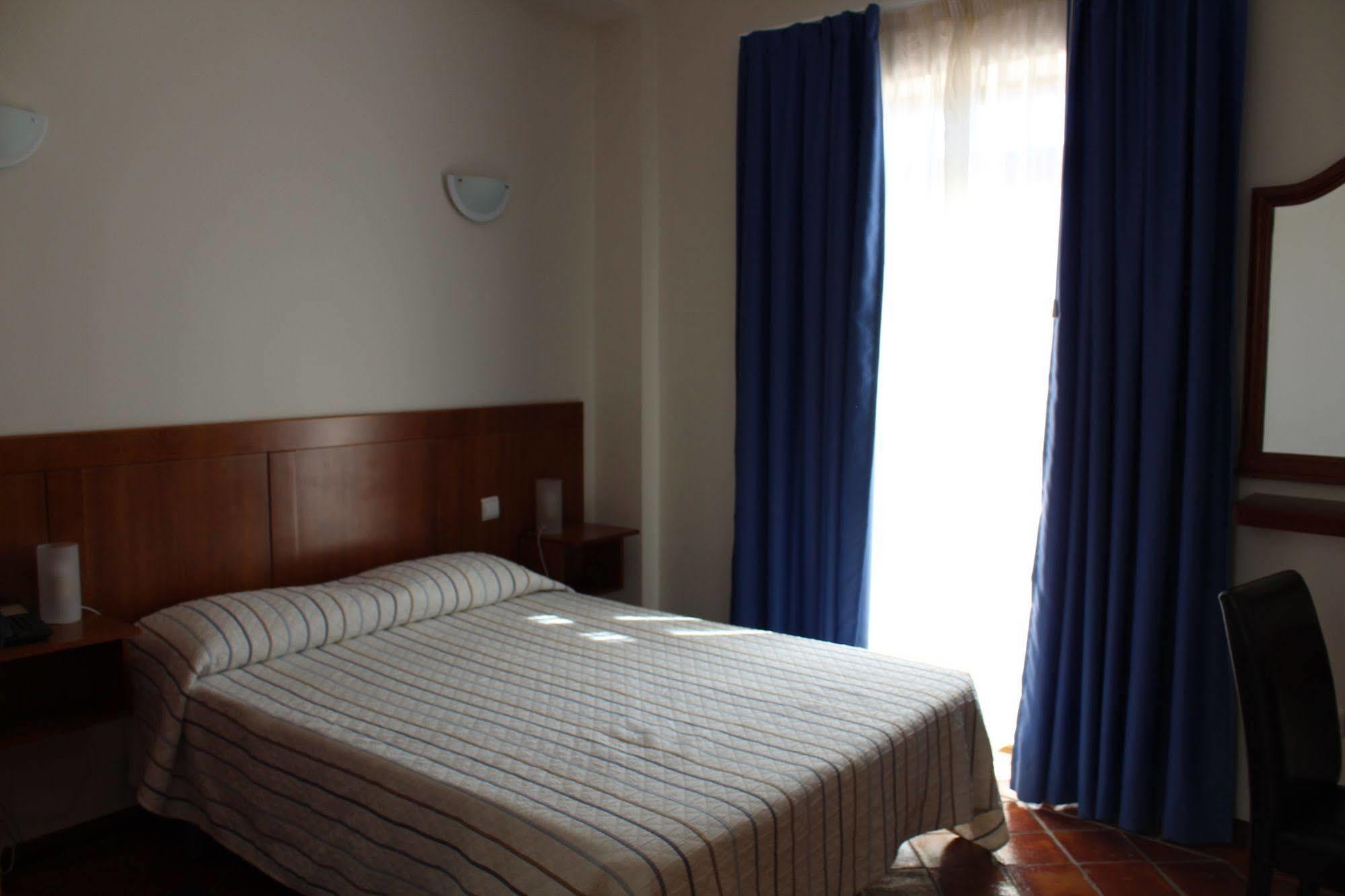 Residencial Mares 3*