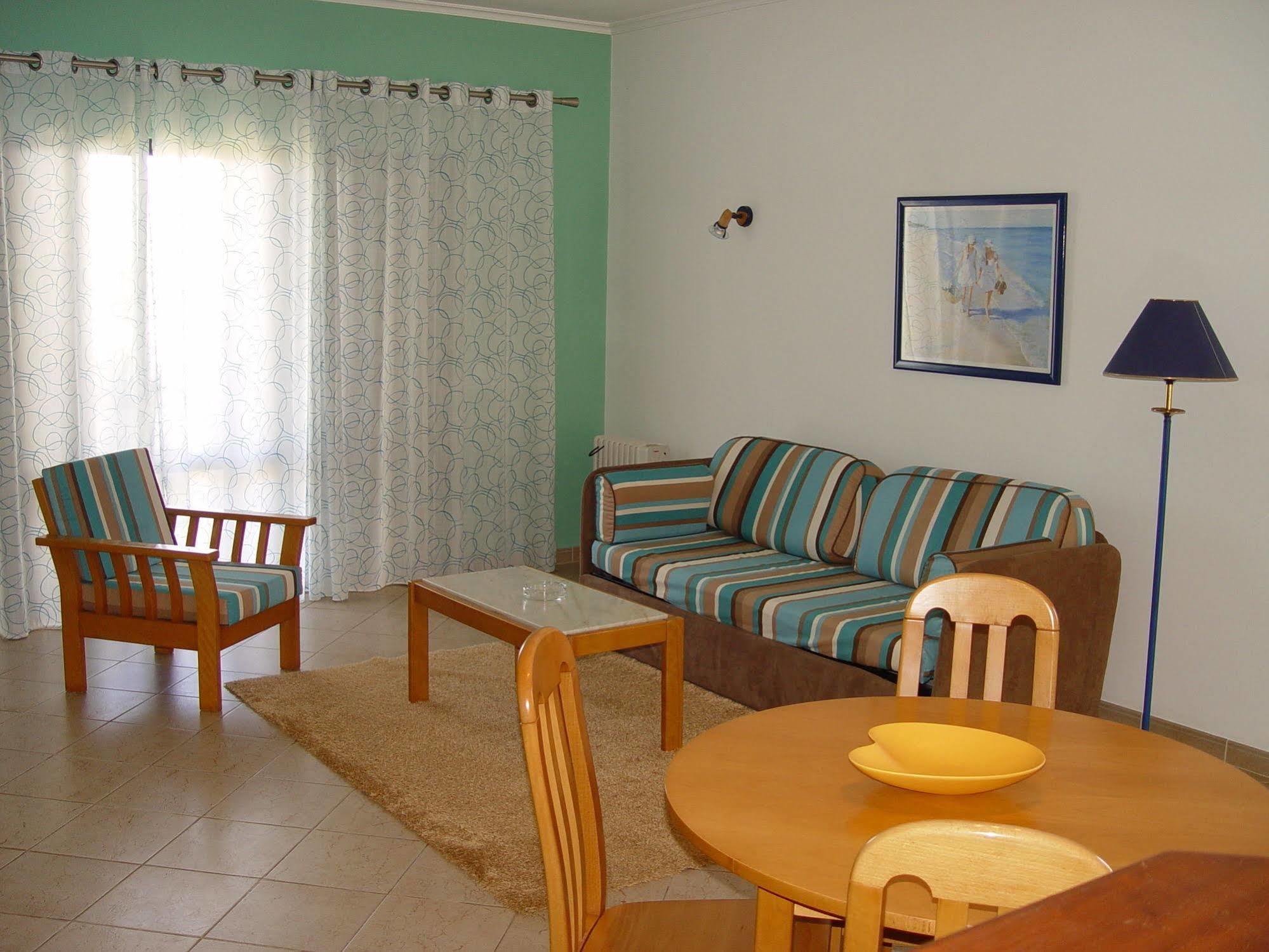 Quinta Figueirinhas & Quintinha Village Aparthotel 3*