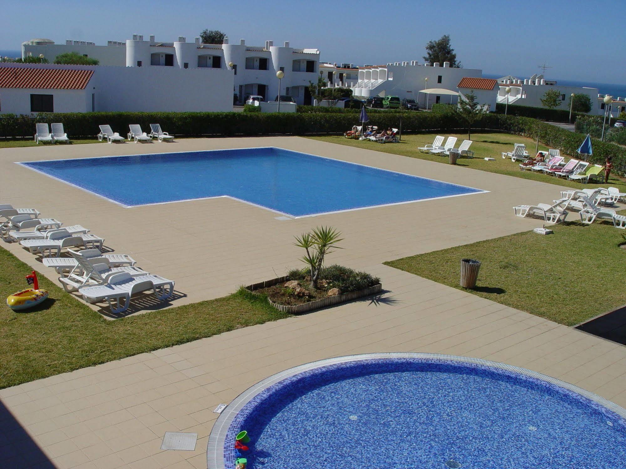 Quinta Figueirinhas & Quintinha Village 3* Porches (Algarve)