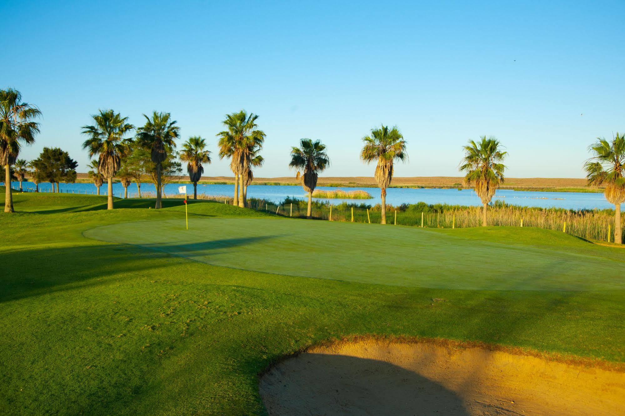 Nau Salgados Lagoas Apartahotel 4*
