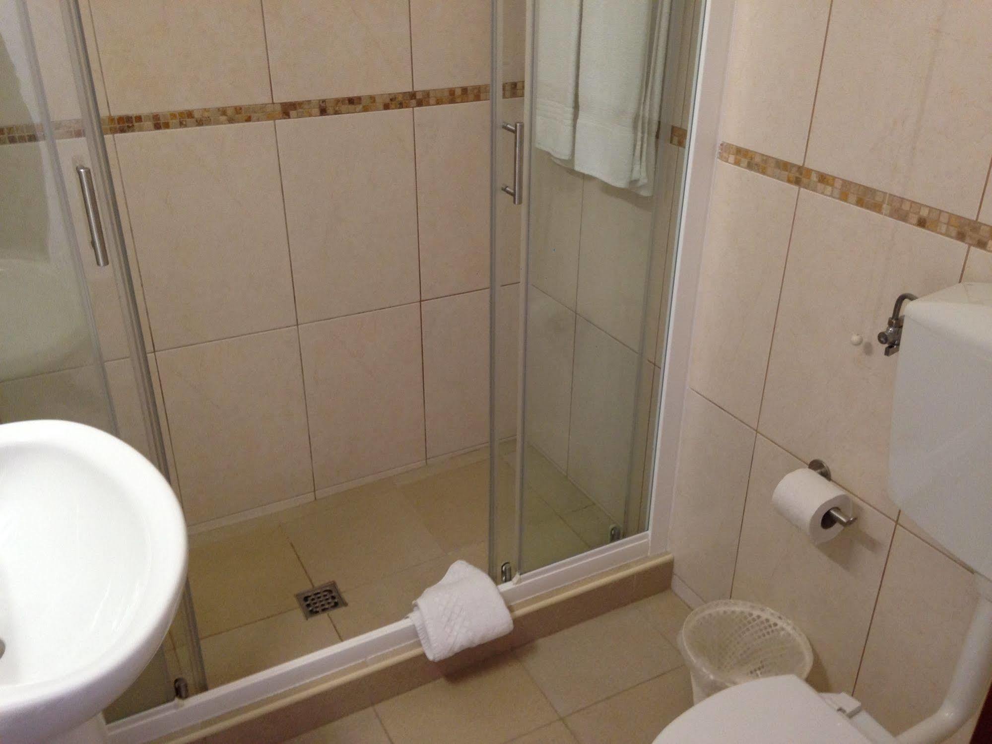 Hotel Velha 2*