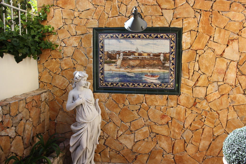 Atlantida Guest house