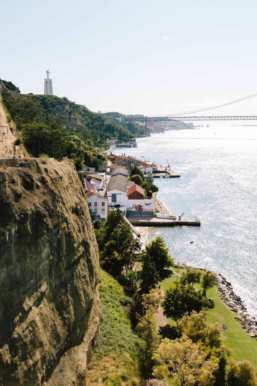 Lisbon South Hostel Almada