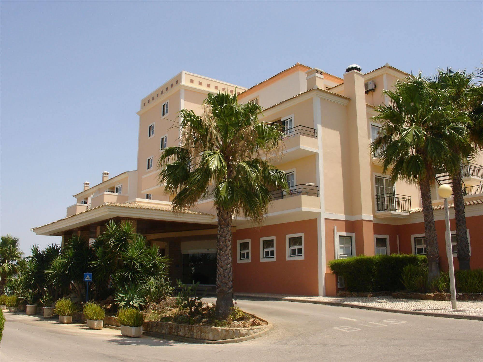 Vitors Plaza 4*