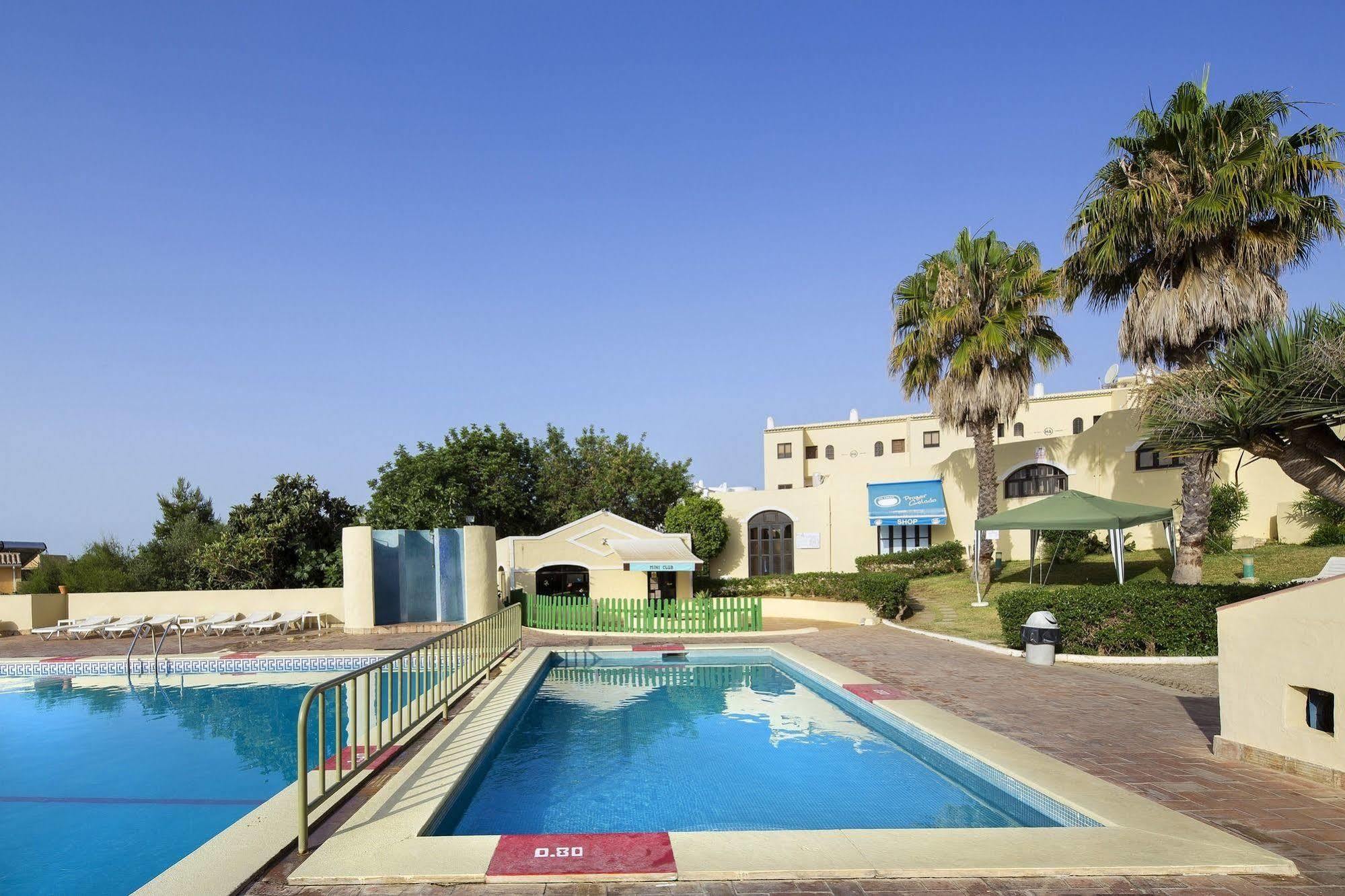 Aparthotel Clube Brisamar 3*