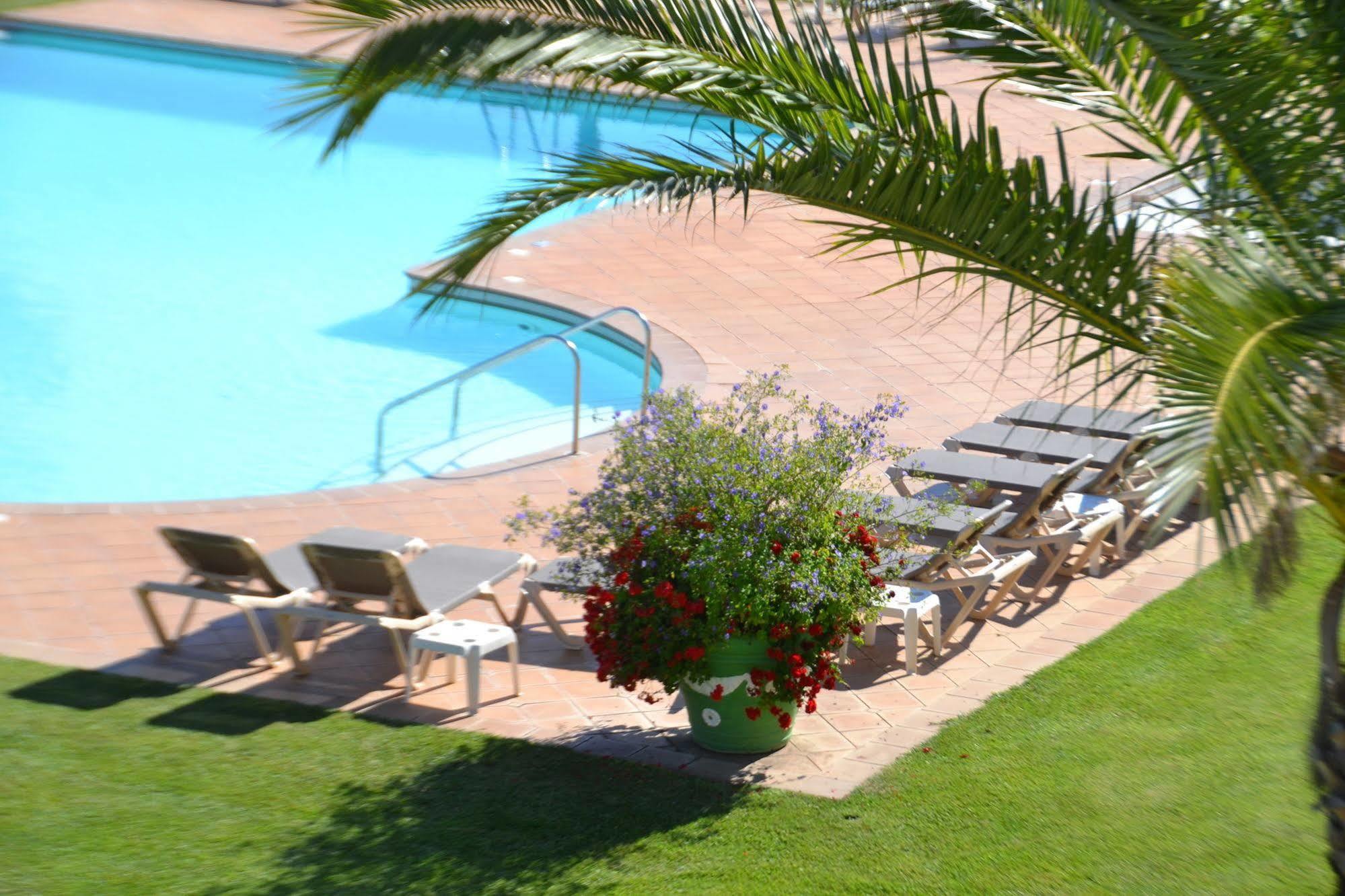 Colina Holiday park 4*