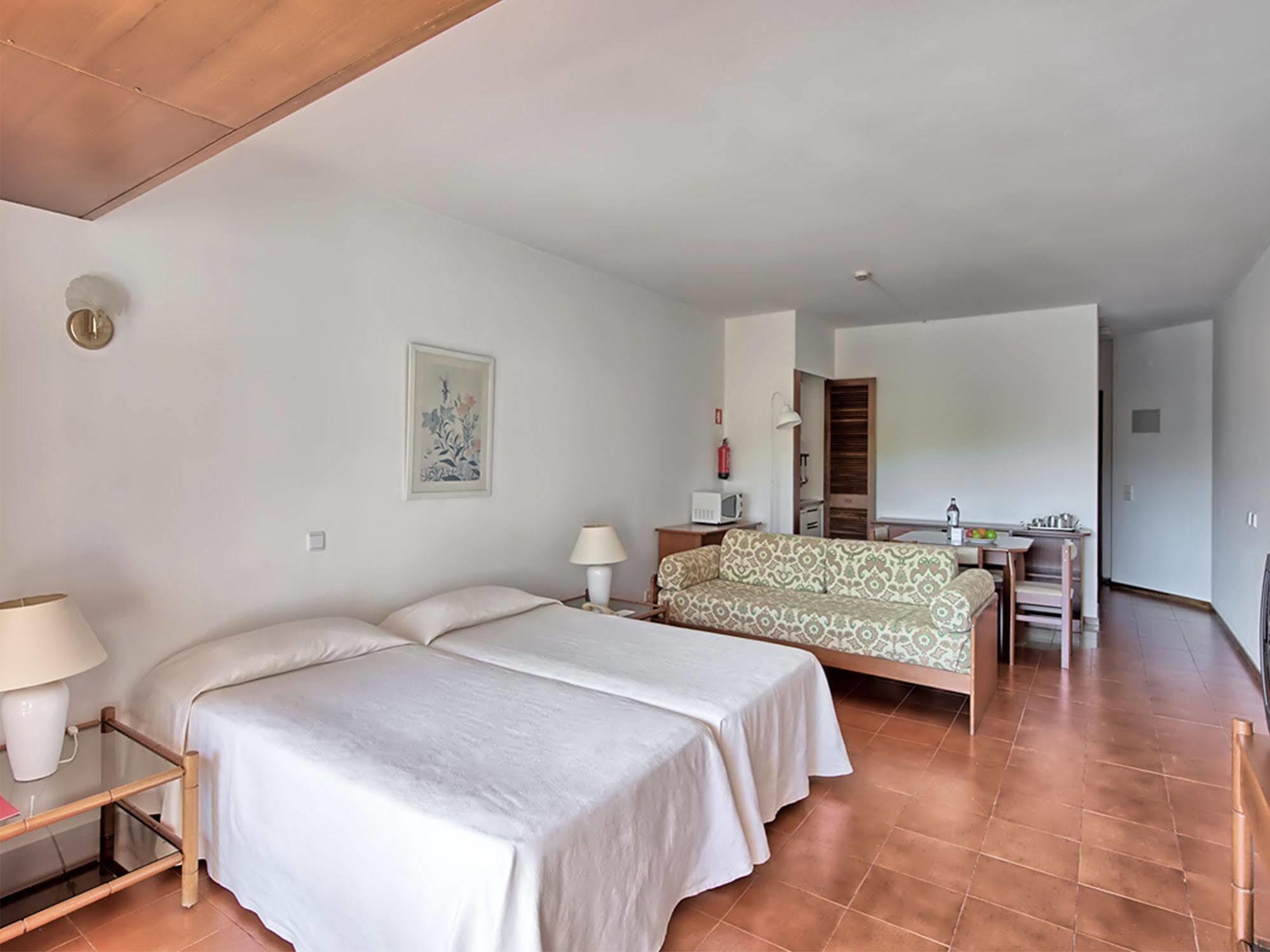 Aparthotel Dom Pedro Portobelo 4*