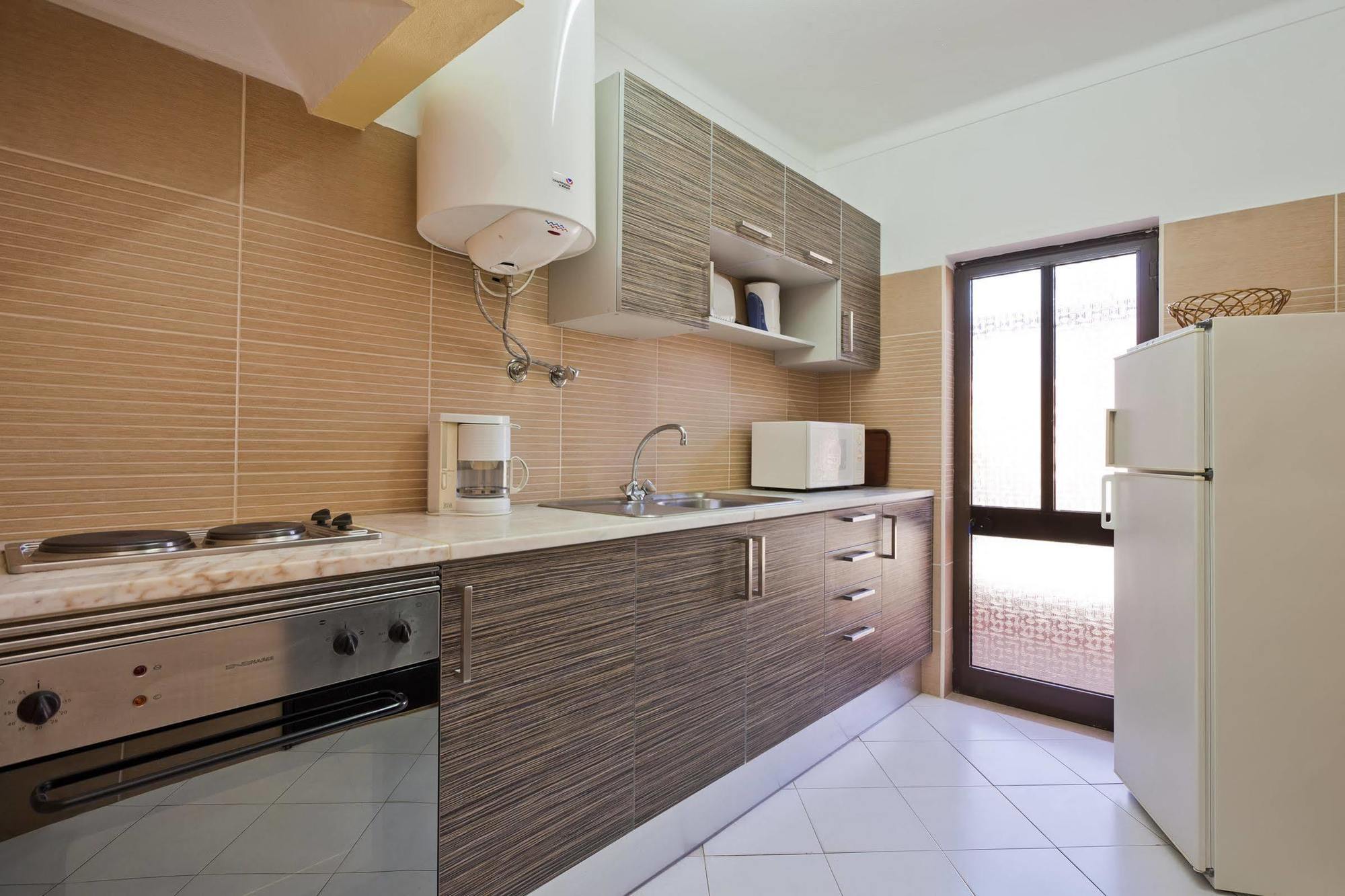 Colina Village 3*