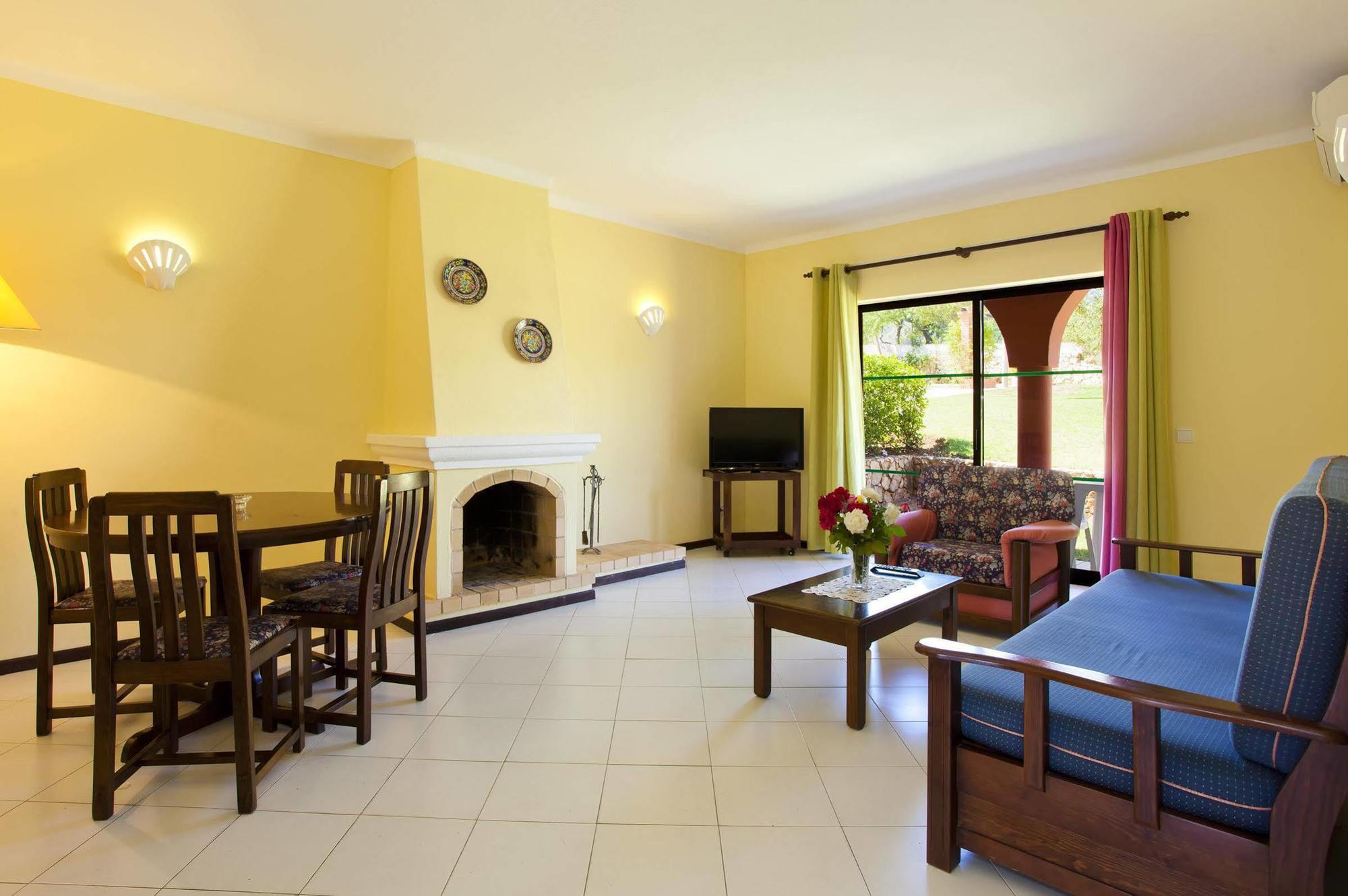 Colina Village Resort 3*