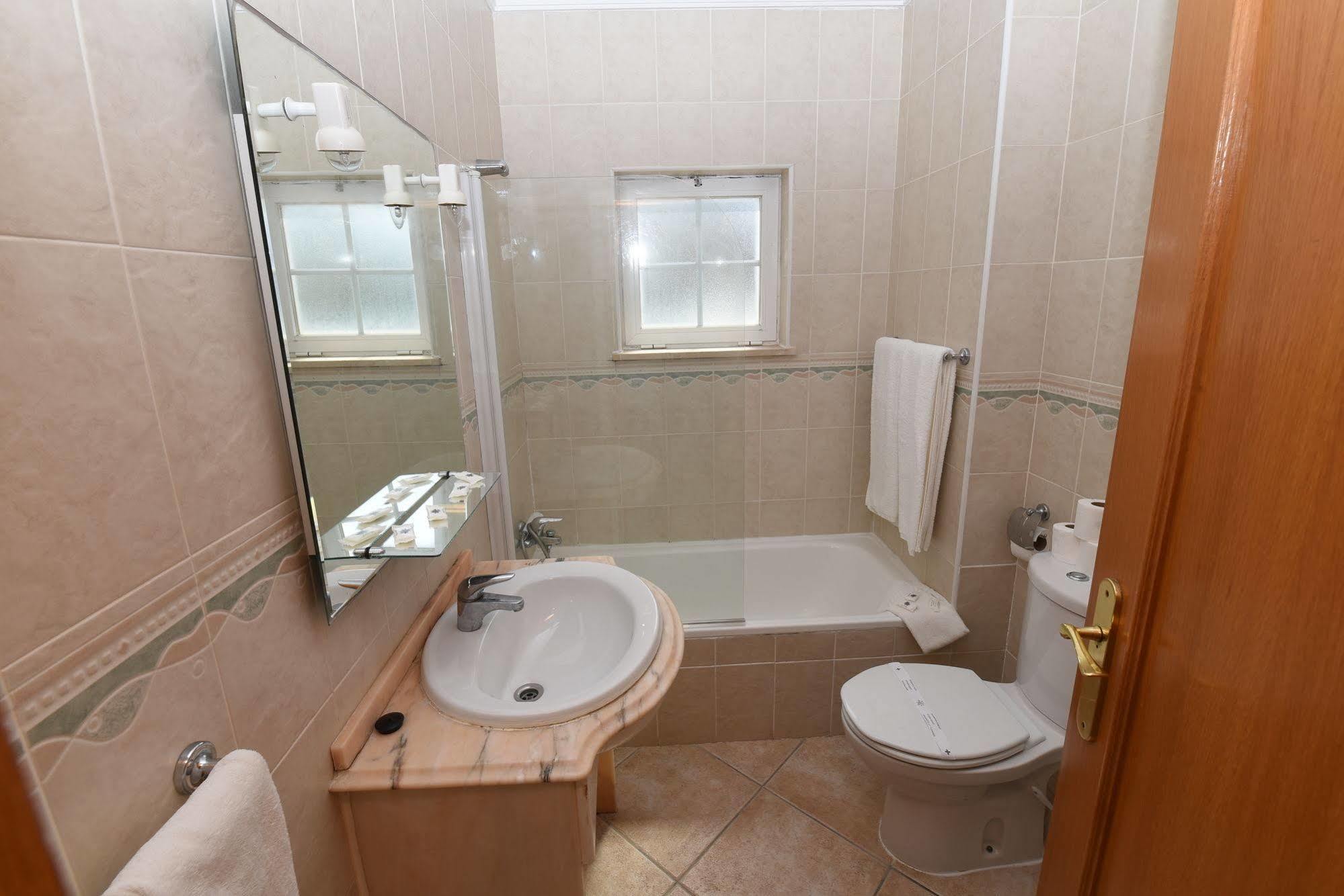 Da Lota - Beachfront 3*