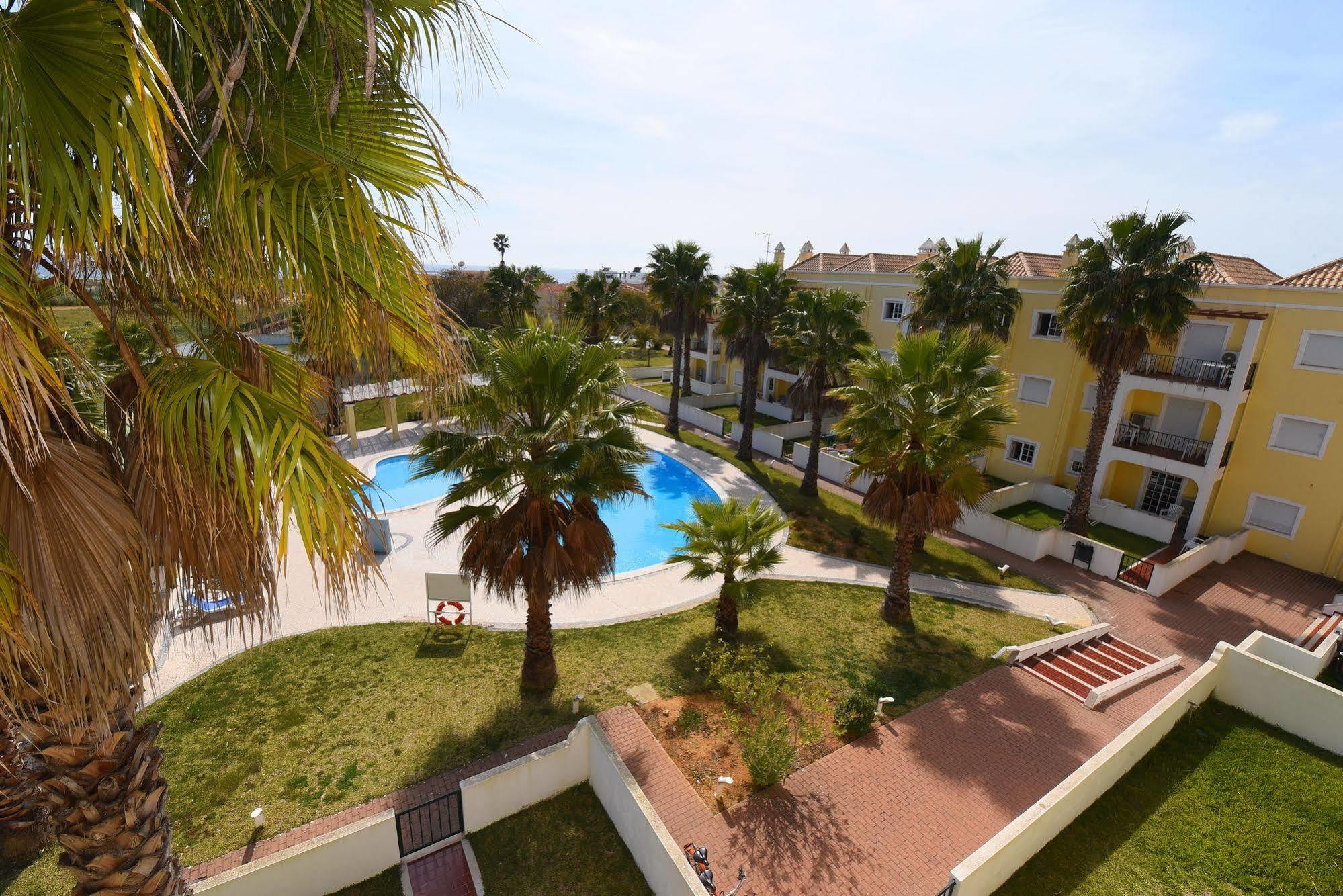 Aparthotel Da Lota - Beachfront Manta Rota