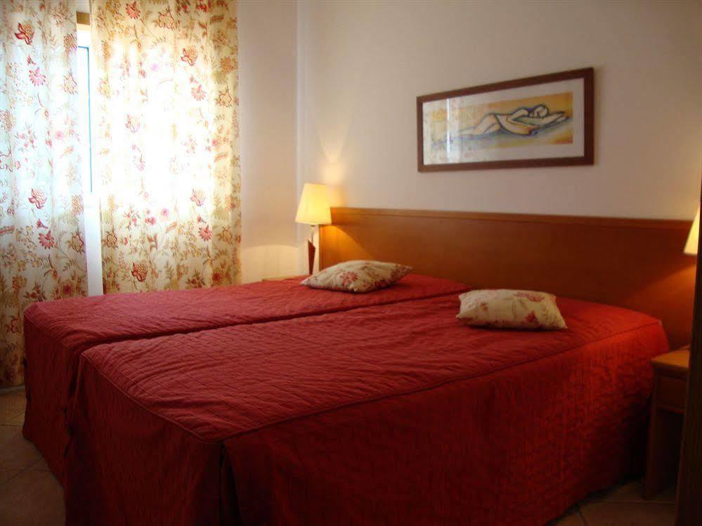 Aparthotel Da Lota - Beachfront 3*
