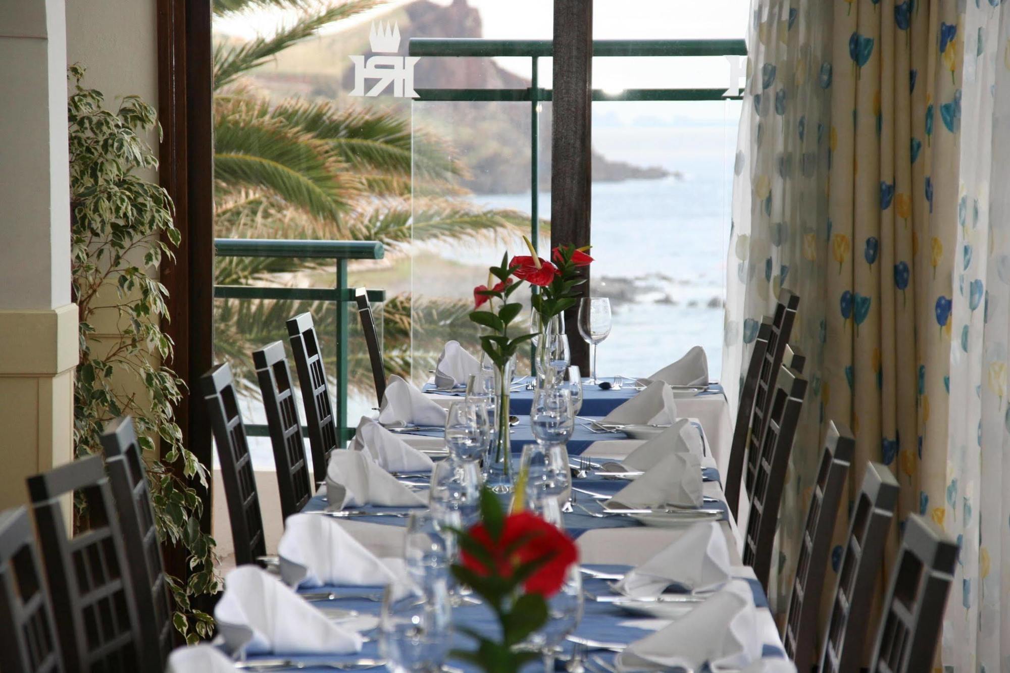 Roca Mar Canico (Madeira)