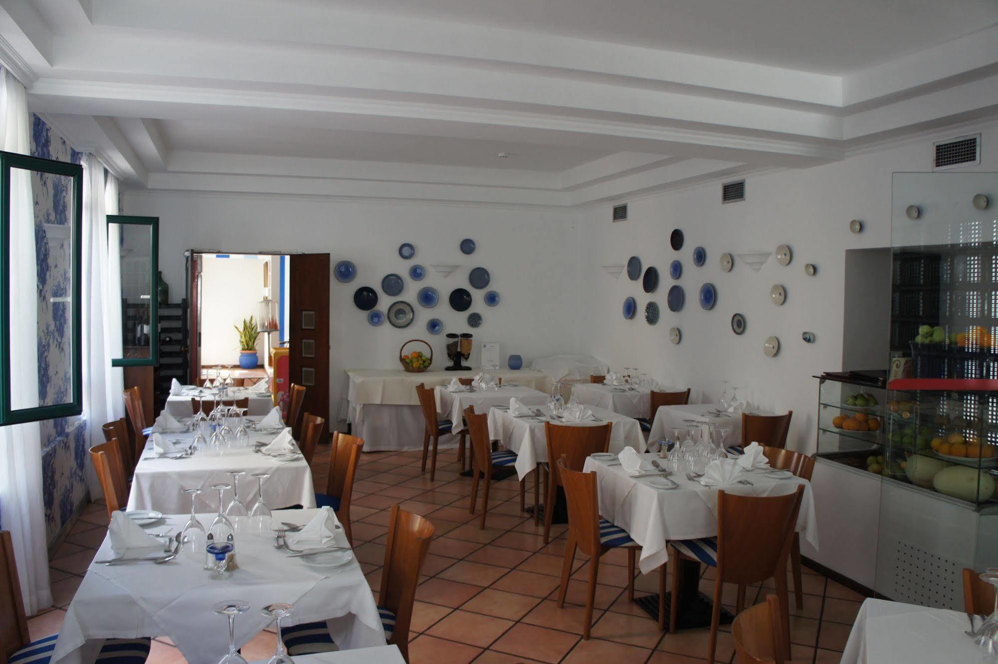 Amparo Hotel 2*