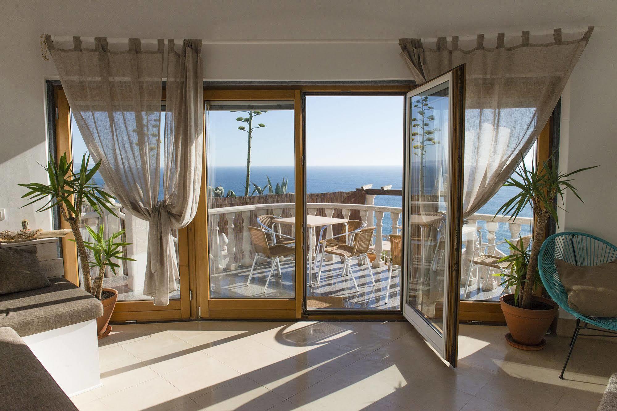 Laneez Surf House