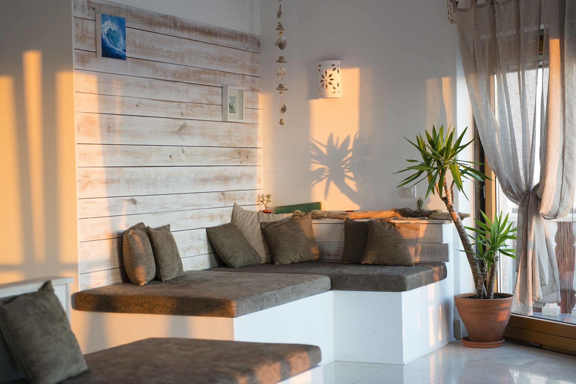 Laneez Surf House *