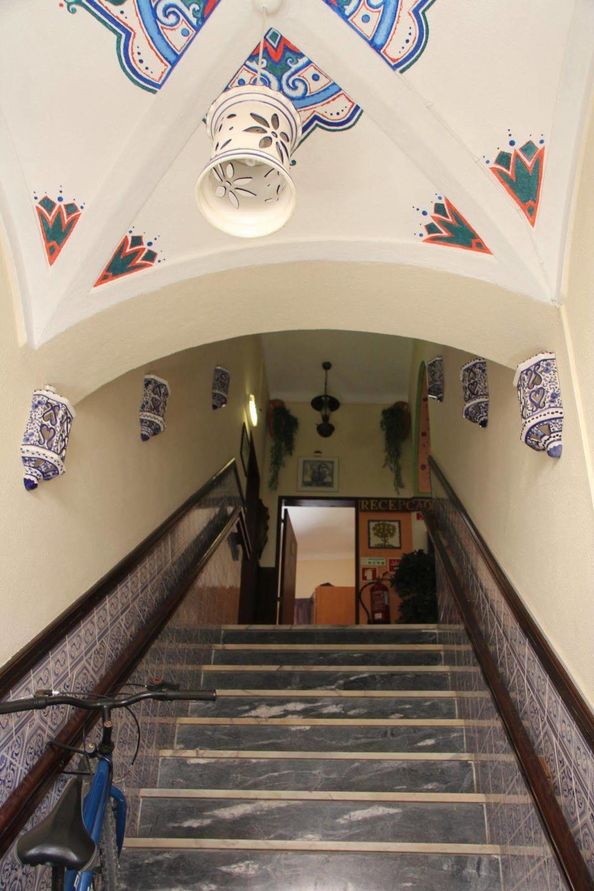 Al - Local Bicuar Guest house 3*