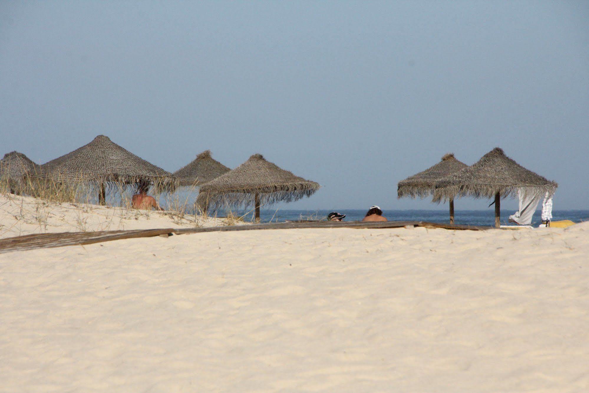 Al - Local Bicuar Guest house