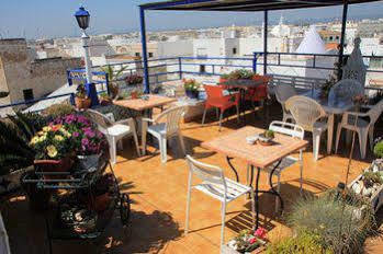 Guest house Al - Local Bicuar 3*